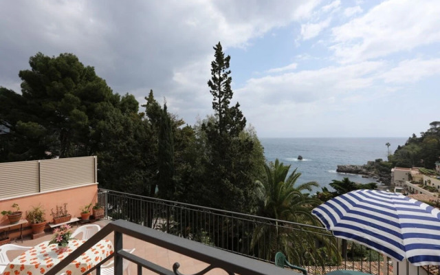 Mazzarò Apartment with Terrace and Seaview