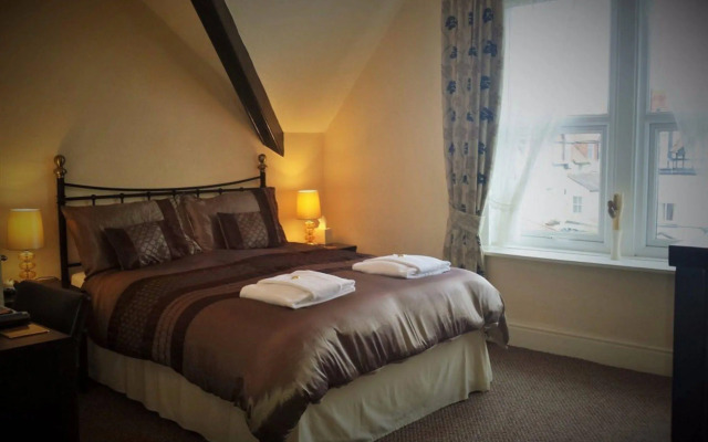 Ascot House Guest House (Adults Only)