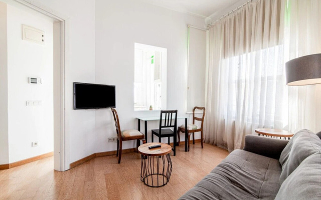 Lovely and Central Flat With Balcony in Cihangir