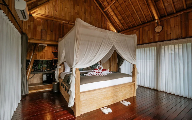 Umah Bali Kuno Villas – Guest Rooms – Manukaya