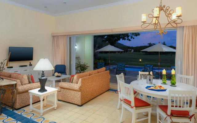 Pueblo Bonito Emerald Bay Resort & Spa - All Inclusive