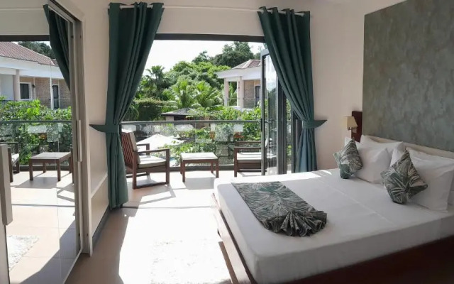 Isla Holiday Home