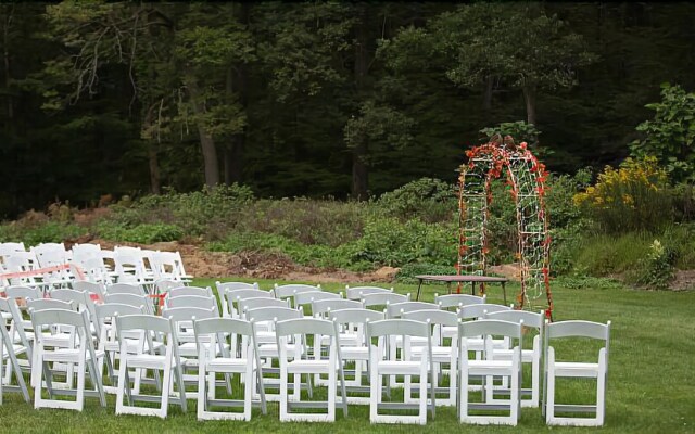 Crescent Lodge and Country Inn - Adults Only