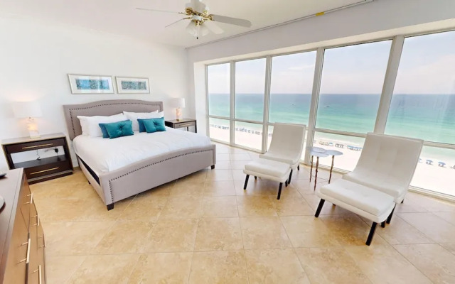 Oceania 807 3 Bedroom Condo by RedAwning