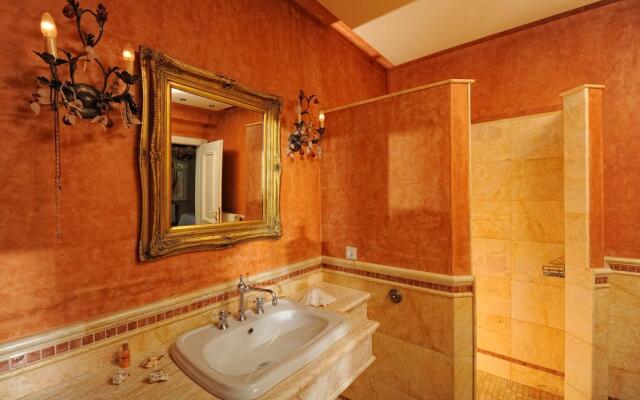 Villa Iris Luxury House