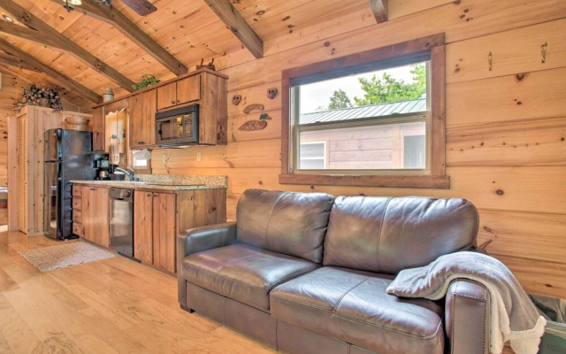 Hike & Snow Play! Mill Spring Cabin Near Winery