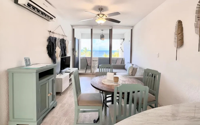 Beachfront and Ocean View Apartment