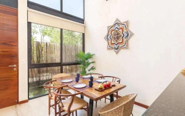 BV 230 Modern 2 BD Condo & private rooftop Jacuzzi