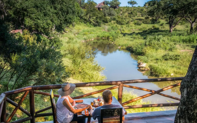 Lukimbi Safari Lodge