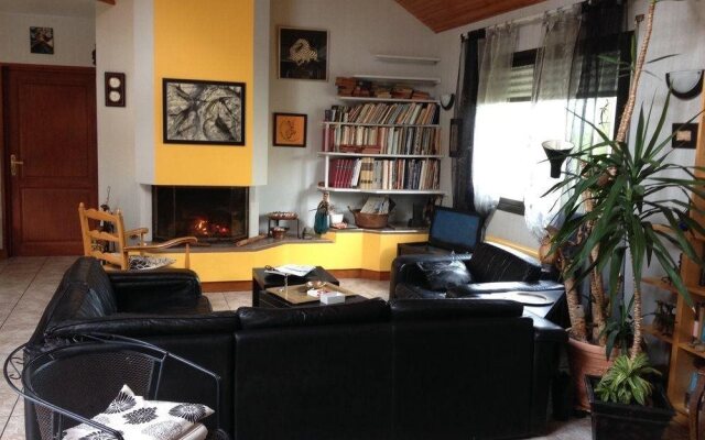 Idyllic house near the sea