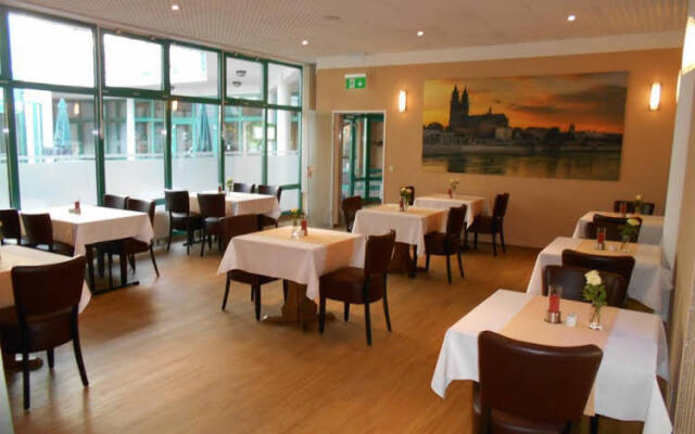Síu Hotel Magdeburg