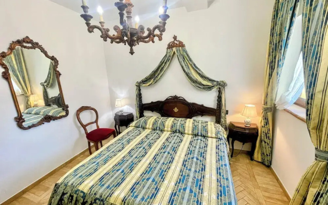 Pool, Jacuzzi and Events Room - Charming Villa in Umbria - Sleeps 24 - Lake View