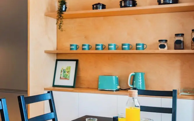 Oeiras Spacious and Coastal Flat