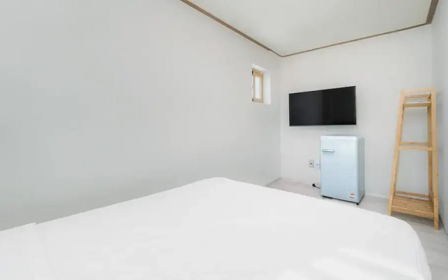 Goseong Leumeleu63 Pension