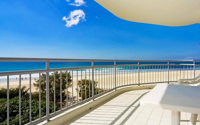 Oceanside Resort - Absolute Beachfront Apartments