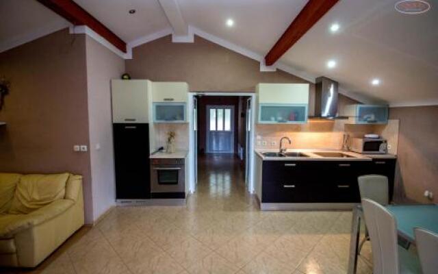 Apartments Lores