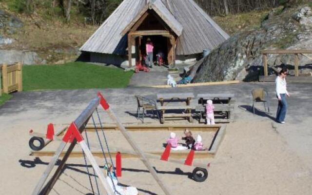 Froland Vandrerhjem/Eikely Senter