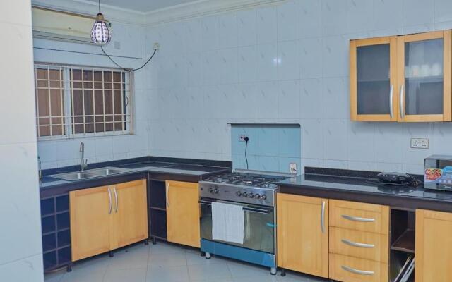 Classy 3 Bedroom Terrace apartment