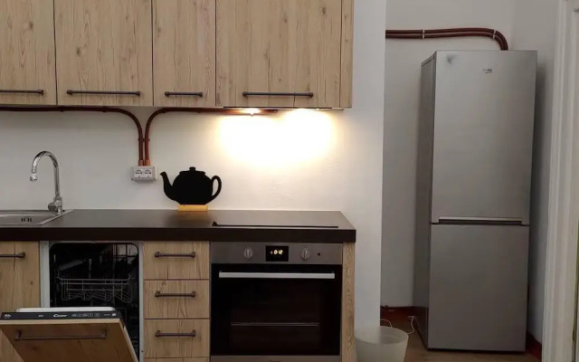 2-bed House in Rome Near Coliseum