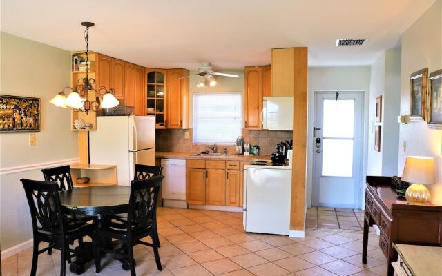 Jamaica Royale - 006 - 1 Br Condo