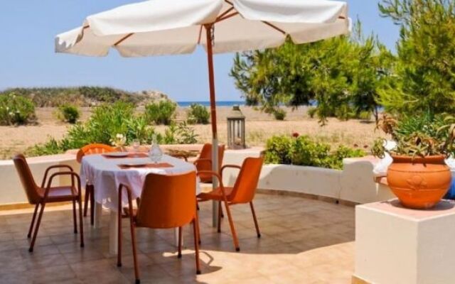 Minies Beach Villas