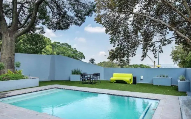 Stunning 2 Bedroom unit,with unlimited Wi-Fi.