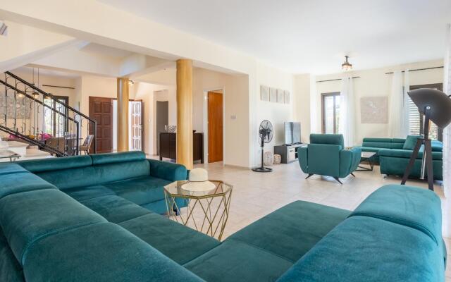 Villa Anna in Latchi