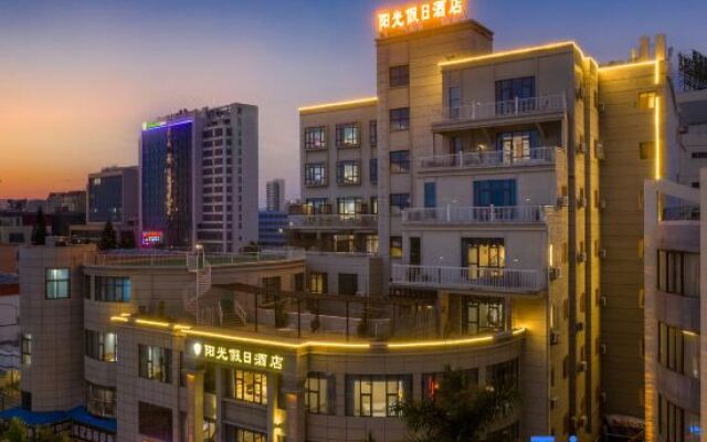 Sunshine Holiday Hotel（Beihai Silver Beach Beach Park）