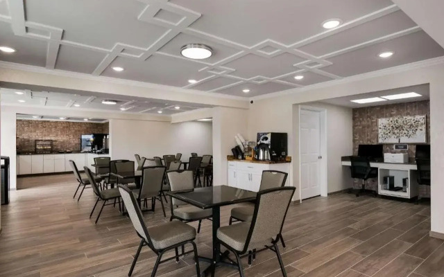 SureStay Hotel by Best Western Pigeon Forge