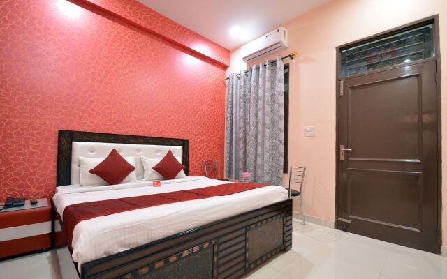 OYO 8452 Hotel New Arya 2