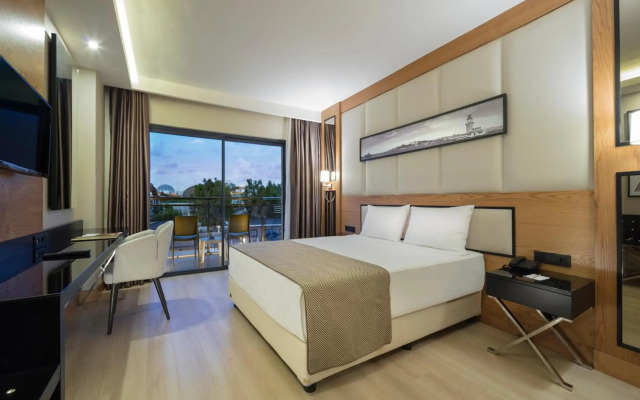 Aydinbey Queen's Palace & Spa - Ultra All Inclusive