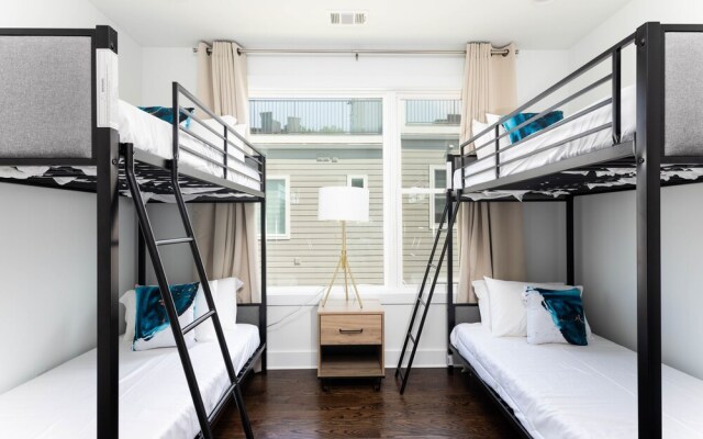 Domio Sylvan Park Elegant 8BR 2 Houses