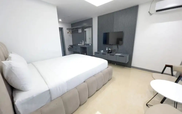 The Clover Hotel