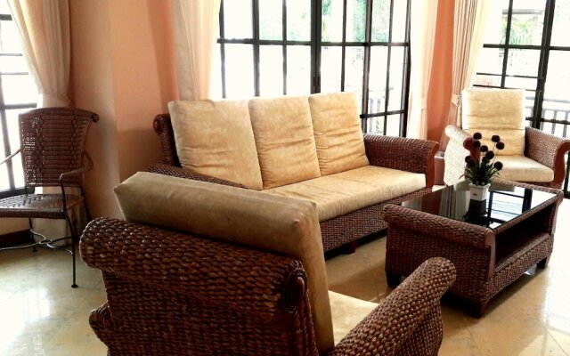 4 Bedroom House & Private Pool Pattaya