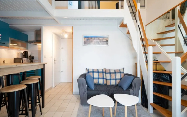 Stylish Seaside Stay in Agde