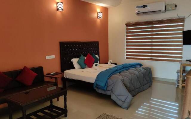 Pura Vida Varkala