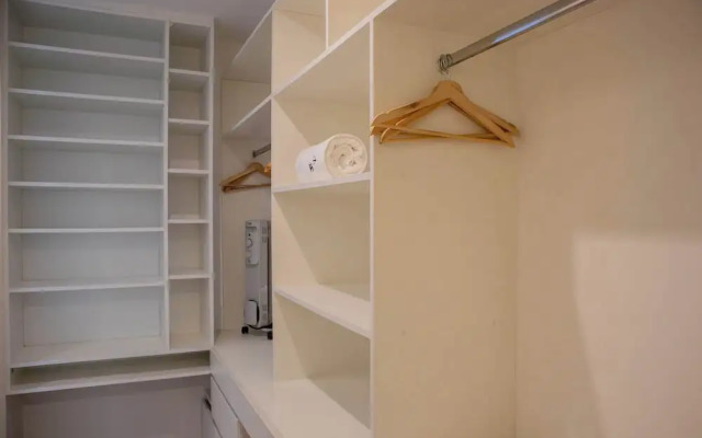 w Flawless 3BR w Balcony in Miraflores