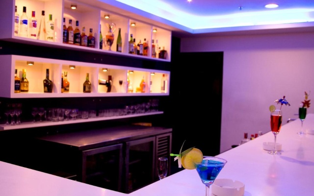 Featherlite Evoma Hotel