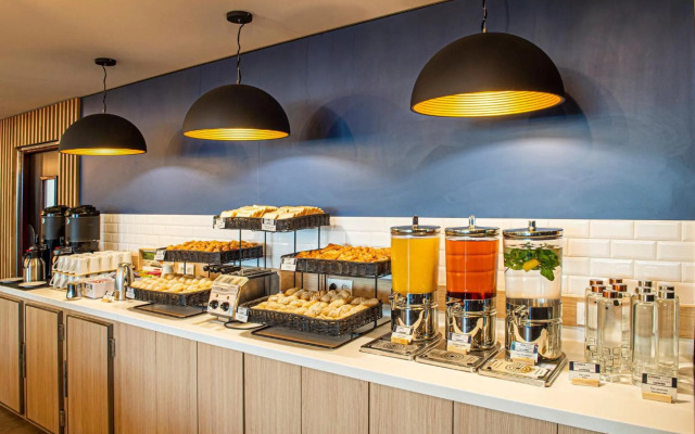 Holiday Inn Express Paris-Canal de la Villette by IHG