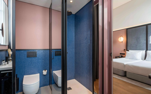 The Editory Riverside Hotel, an Historic Hotel