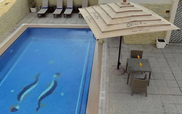 Premium Strato Hotel