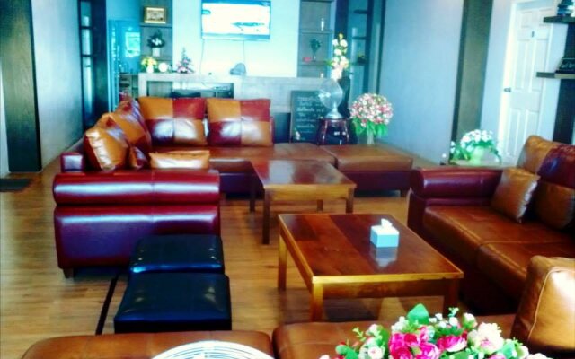 Bed and Boat Ao Payoon Resort