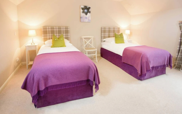Simmental Cottage Daviot