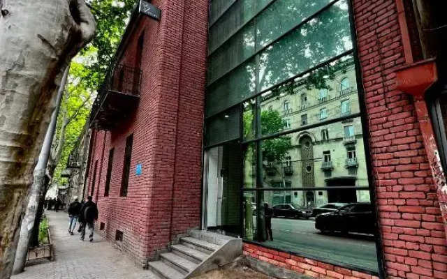 Queen Hostel