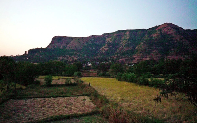 OYO 19578 Home Mountain View 3BHK Lonavala