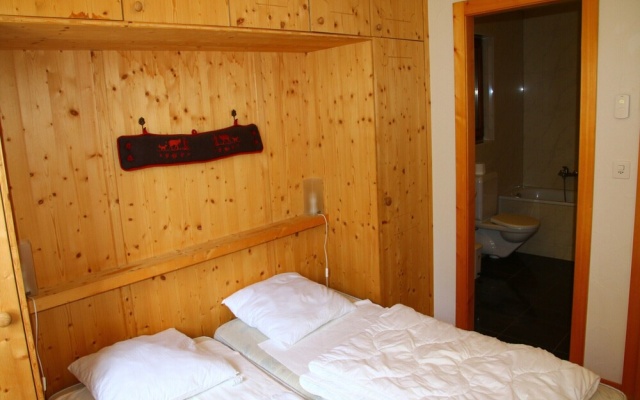 Apartment in Valais Near Cable Car – Guest Rooms – Nendaz