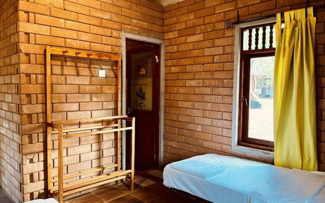Funky Leopard Safari Lodge Bordering Yala National Park - Hostel
