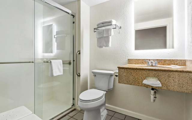 Days Inn by Wyndham Lancaster PA Dutch Country