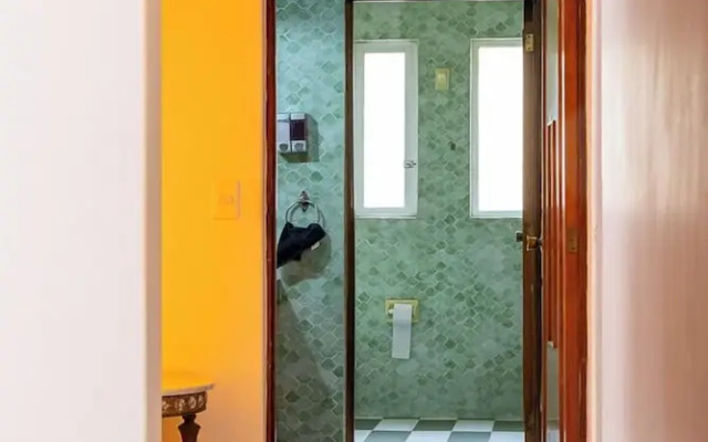 Spacious Cuernavaca House Pool Grill