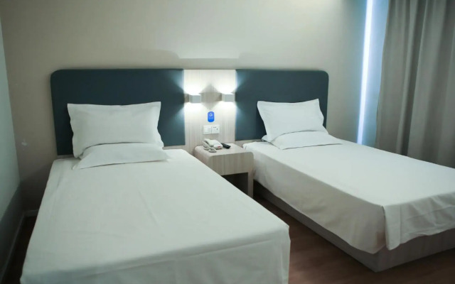 HanTing Hotel (Tongliao Railway Station)